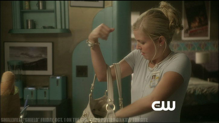 Smallville Season 10 Shield Keri Lynn Pratt Justin Hartley