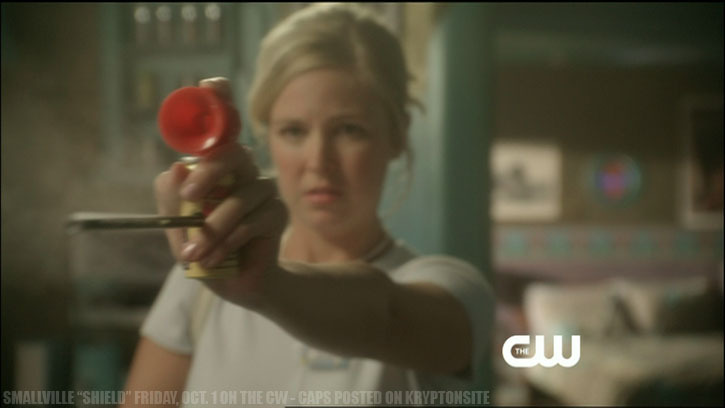 Smallville Season 10 Shield Keri Lynn Pratt Justin Hartley