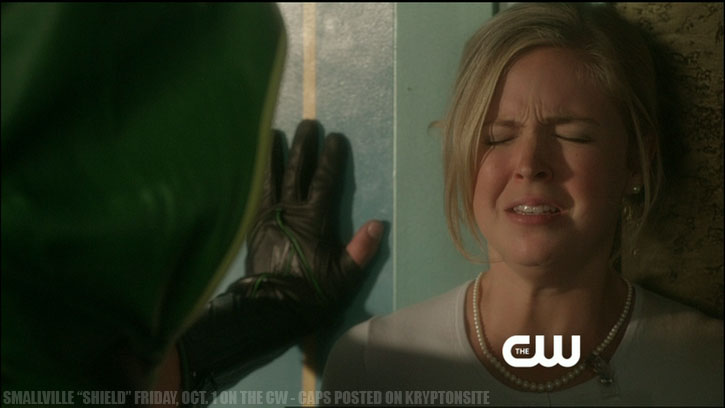 Smallville Season 10 Shield Keri Lynn Pratt Justin Hartley