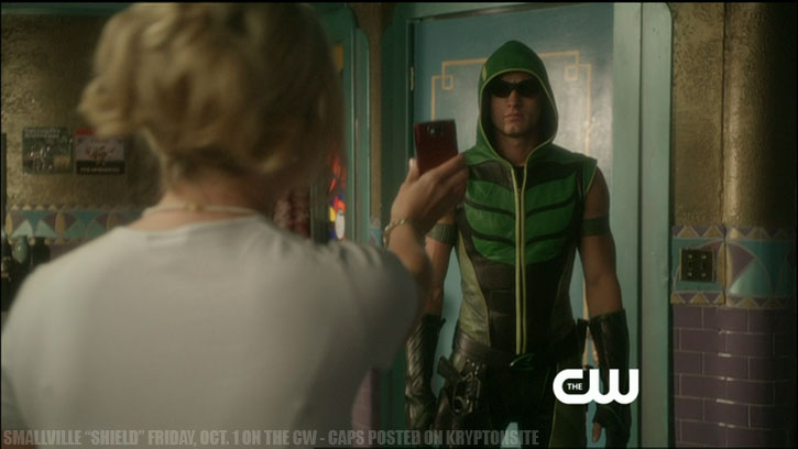 Smallville Season 10 Shield Keri Lynn Pratt Justin Hartley