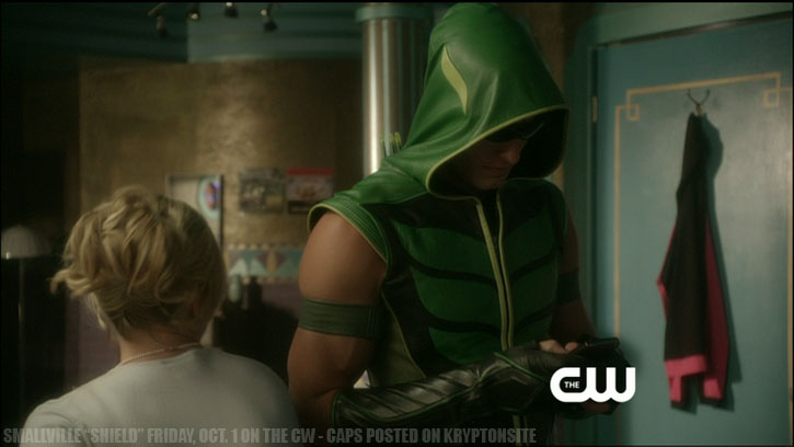 Smallville Season 10 Shield Keri Lynn Pratt Justin Hartley