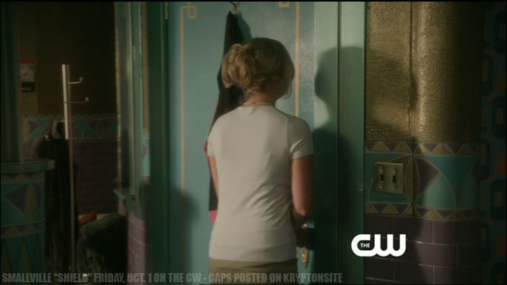 Smallville Season 10 Shield Keri Lynn Pratt Justin Hartley