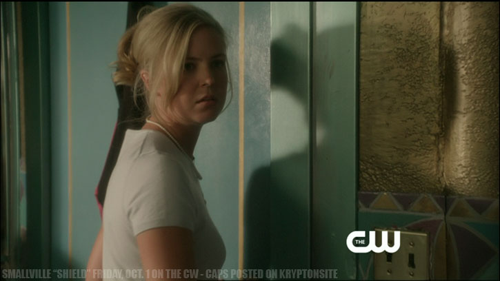 Smallville Season 10 Shield Keri Lynn Pratt Justin Hartley