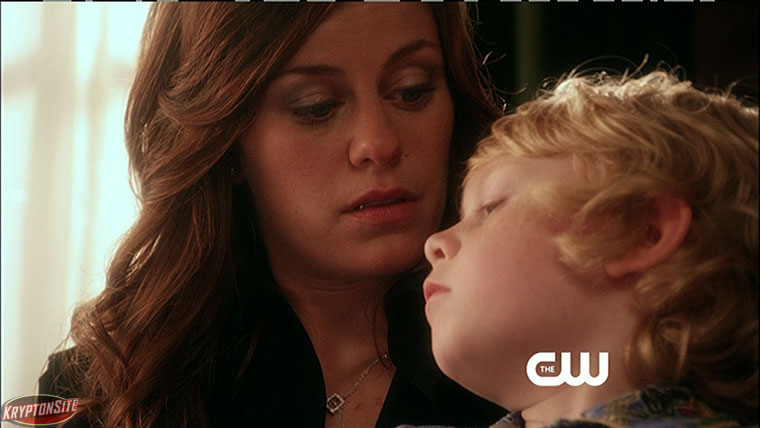 Smallville Season 10 Shield Keri Lynn Pratt Justin Hartley