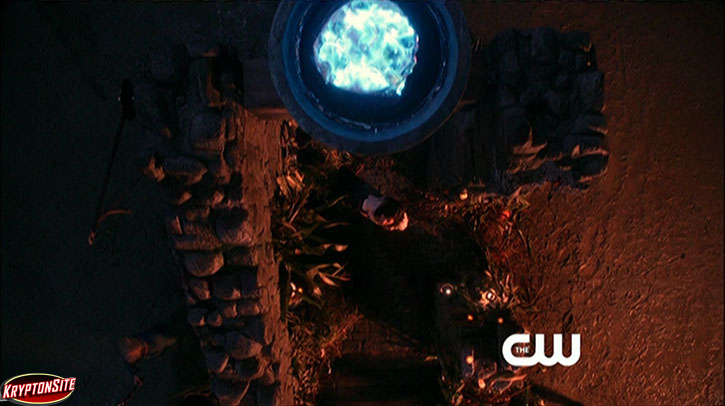 Smallville Season 10 Shield Keri Lynn Pratt Justin Hartley