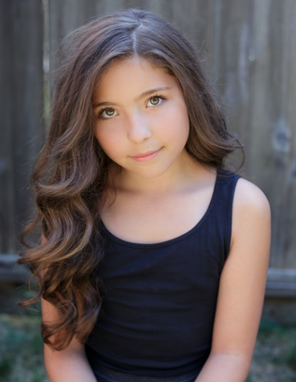 Emma Tremblay Biography, Age, Height, Husband, Net Worth, Family 3D3